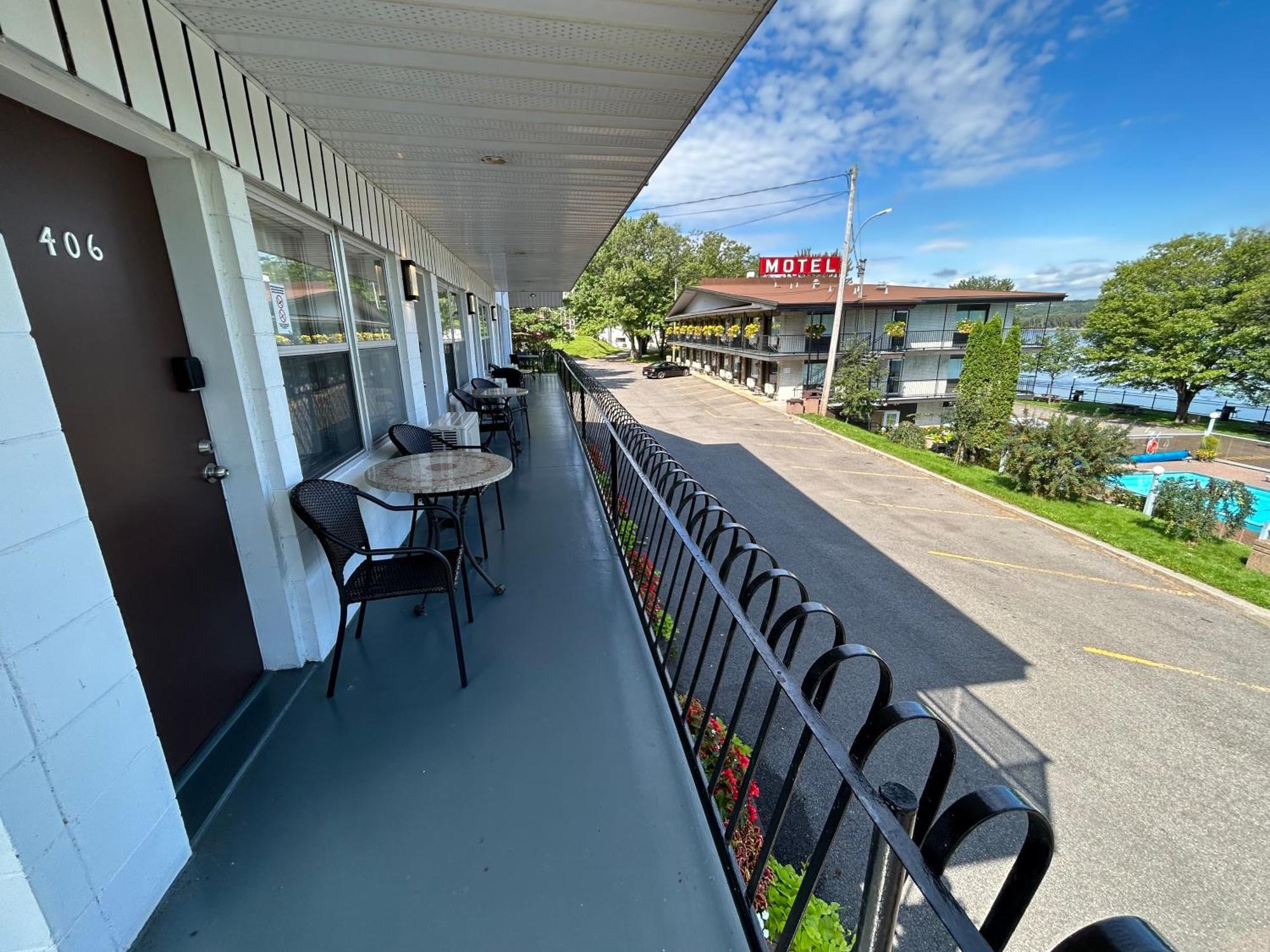 Motel Panoramique Chicoutimi Esterno foto