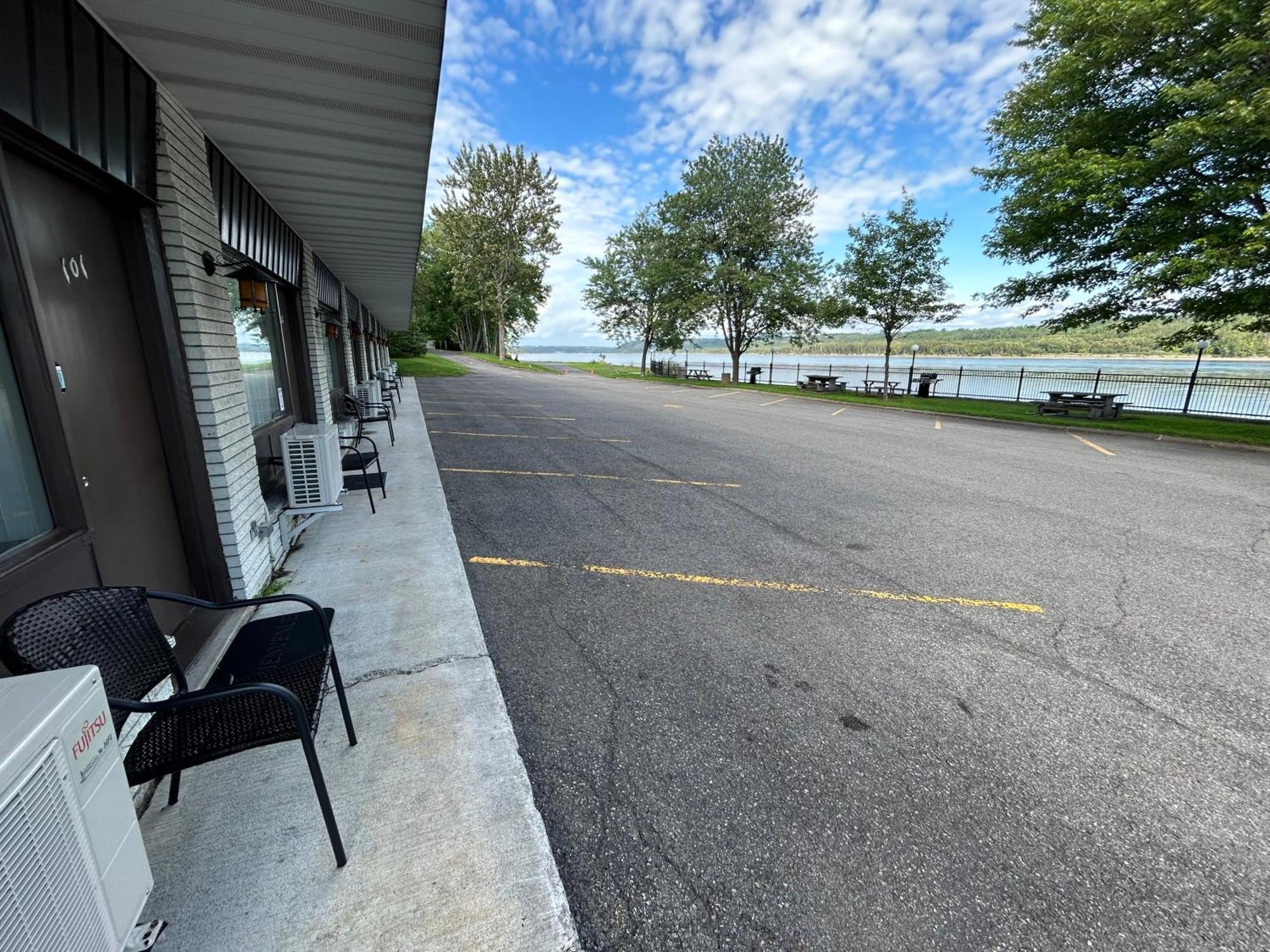 Motel Panoramique Chicoutimi Esterno foto