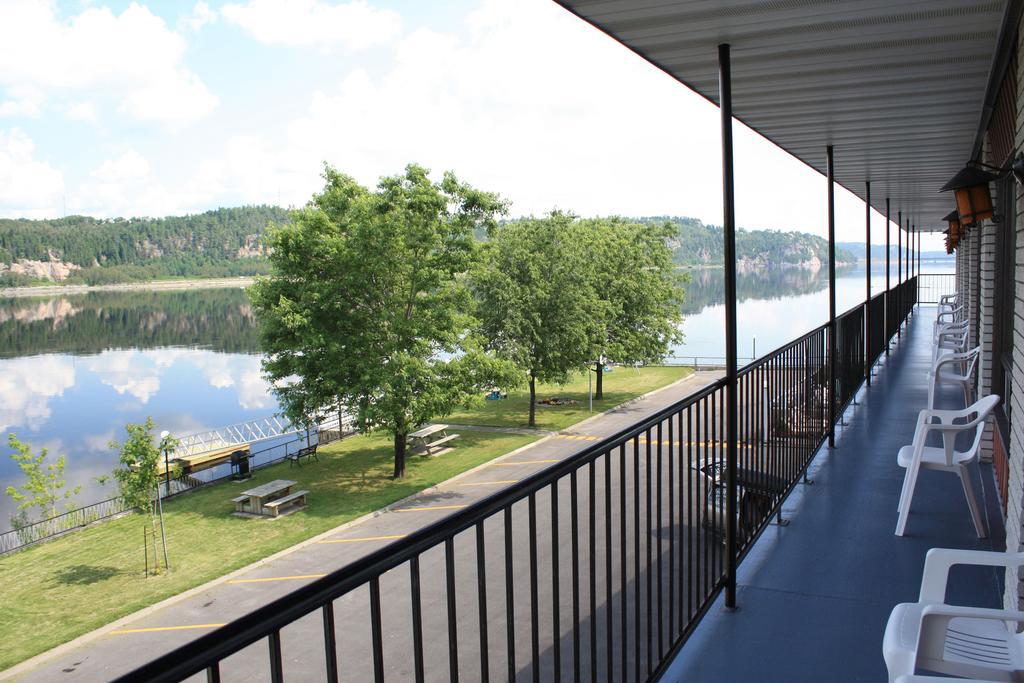 Motel Panoramique Chicoutimi Esterno foto