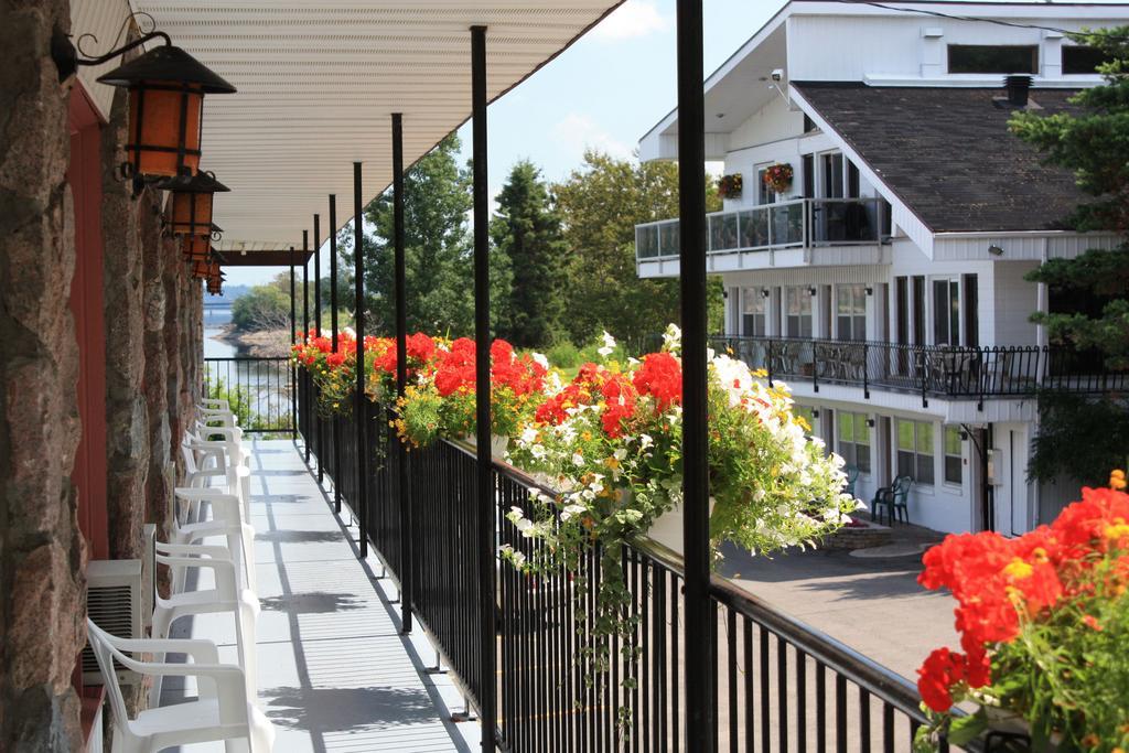 Motel Panoramique Chicoutimi Esterno foto