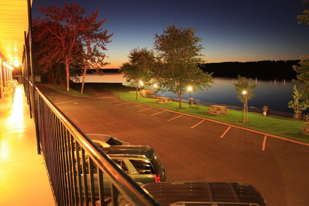 Motel Panoramique Chicoutimi Esterno foto